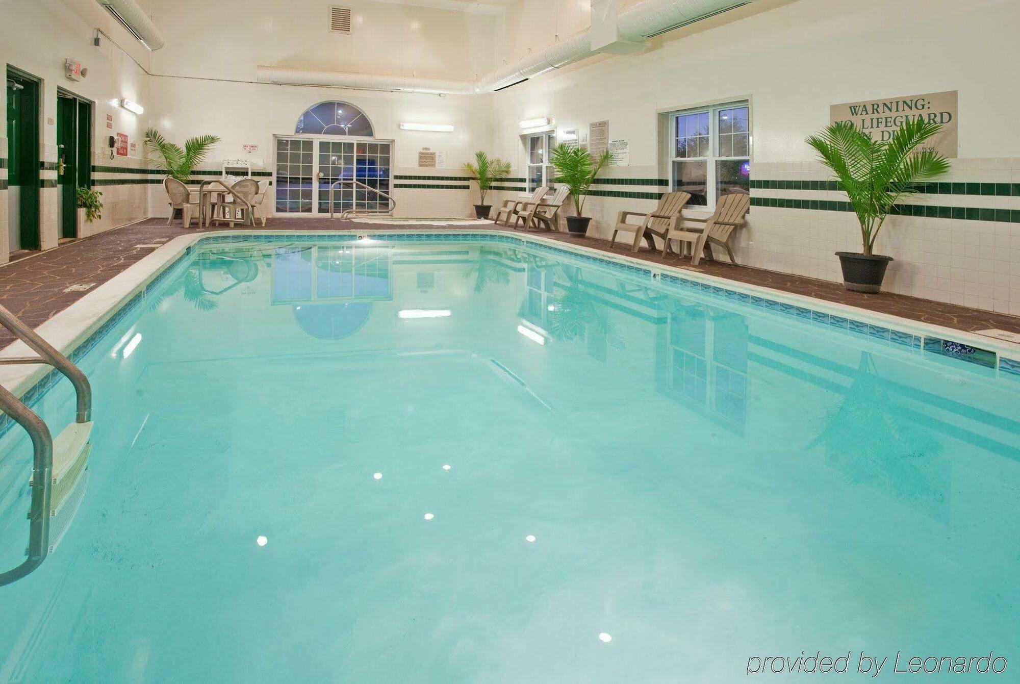 Country Inn & Suites By Radisson, Louisville East, Ky Konforlar fotoğraf